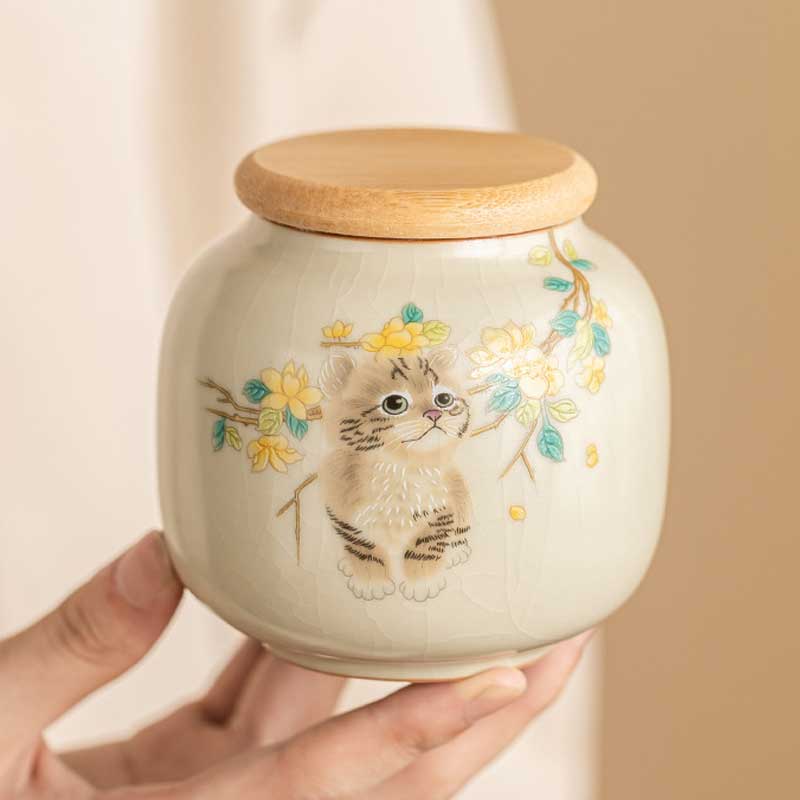 Chinese-Cute-Cat-Ceramic-Airtight-Tea-Caddy-1