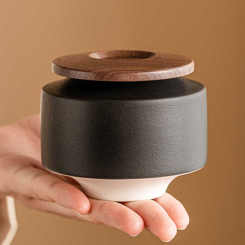 Modern-Chinese-Ceramic-Tea-Canister-1