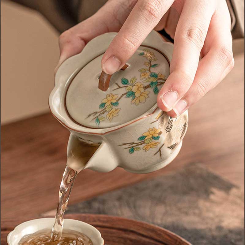 Ru-Ware-Hand-painted-Yellow-Cat-Ceramic-Teapot-with-Crackle-Glaze-2